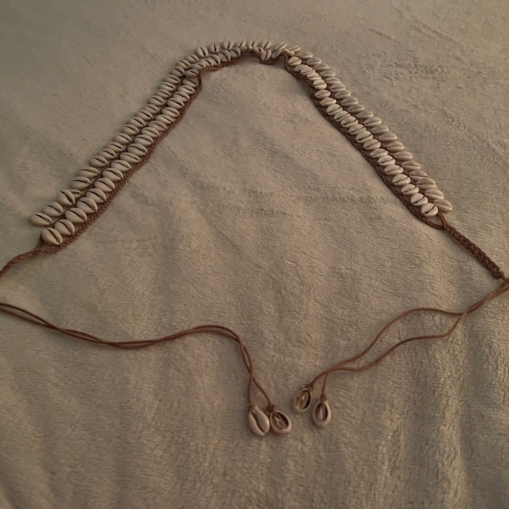 Puka Shells Women’s Macrame Belt - Picture 2 of 3